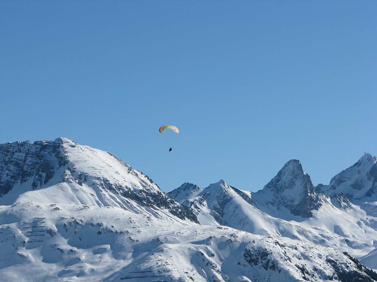 paragliding lech am arlberg mountain free photo