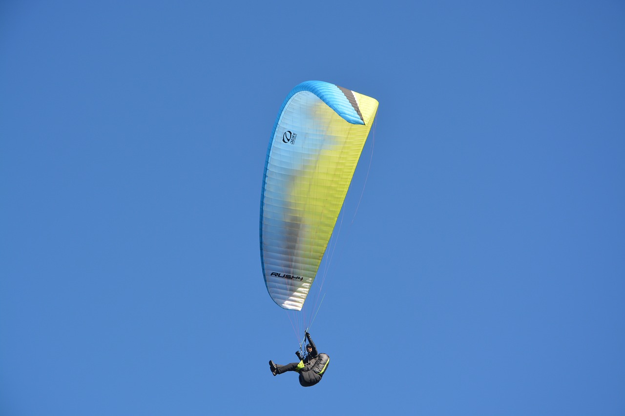 paragliding  free flight  paraglider free photo