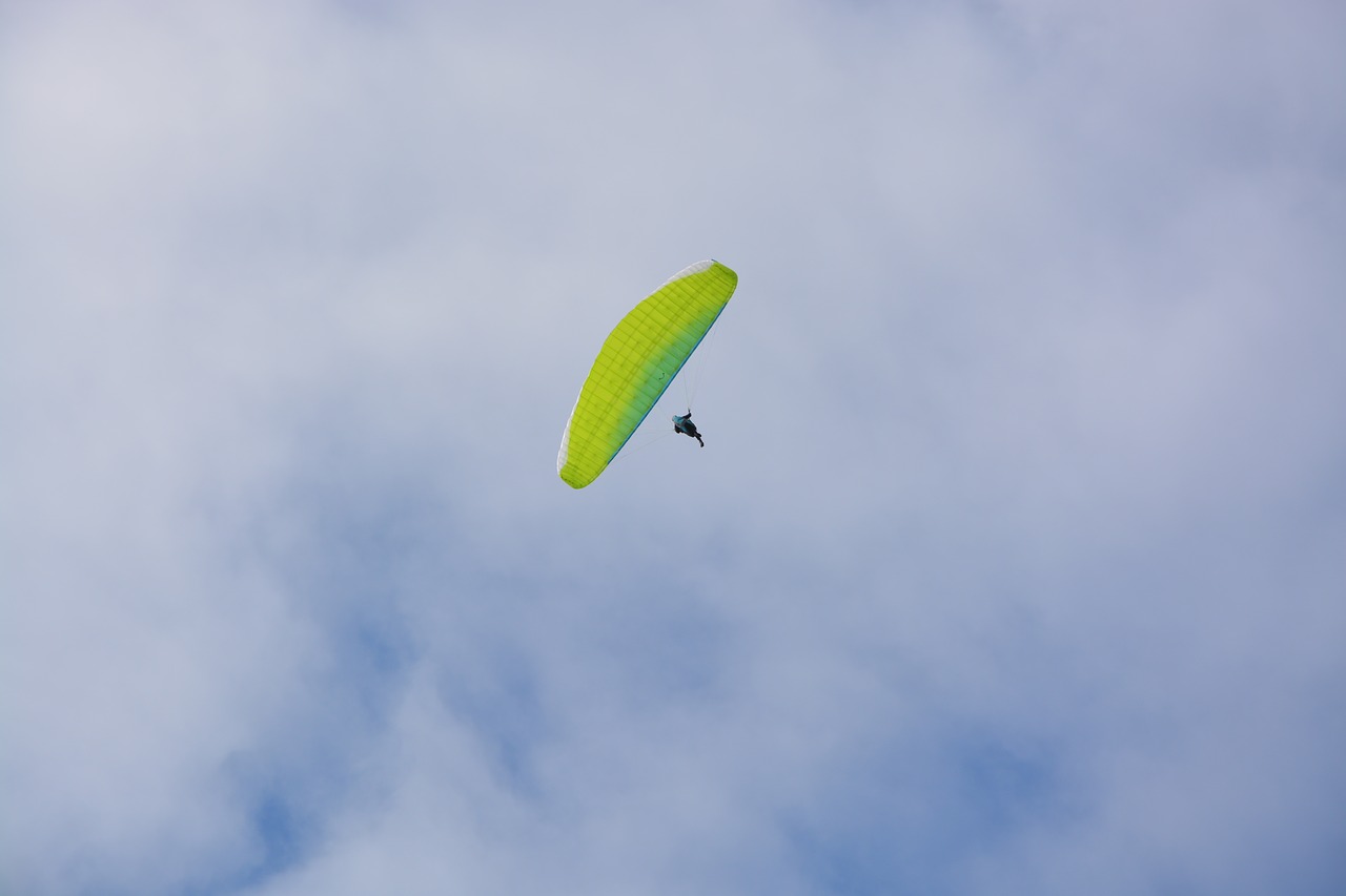 paragliding  view paragliding and sky  free flight free photo