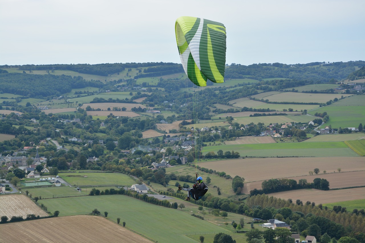 paragliding  paraglider  free flight free photo