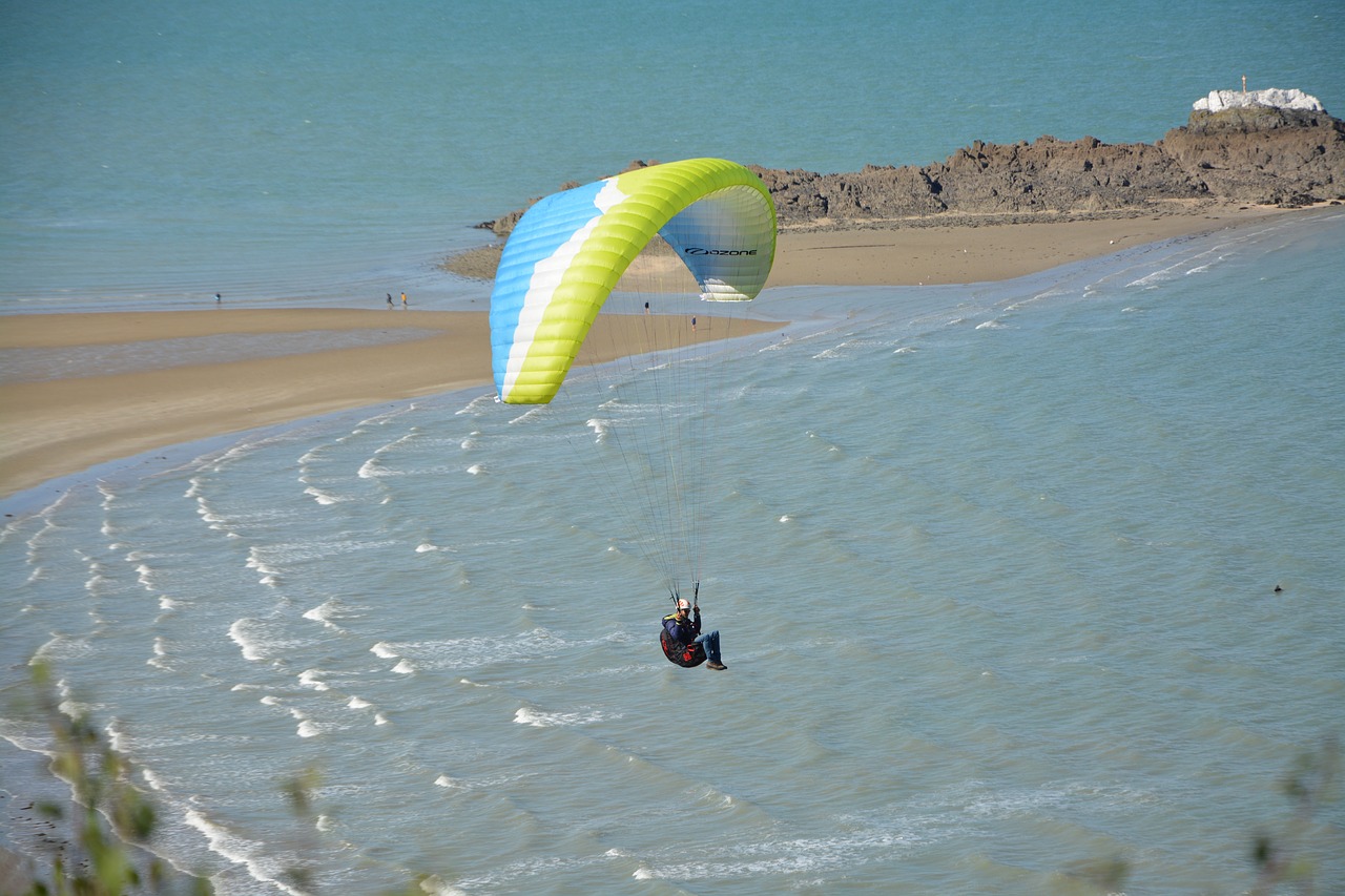 paragliding  paraglider  adventure free photo