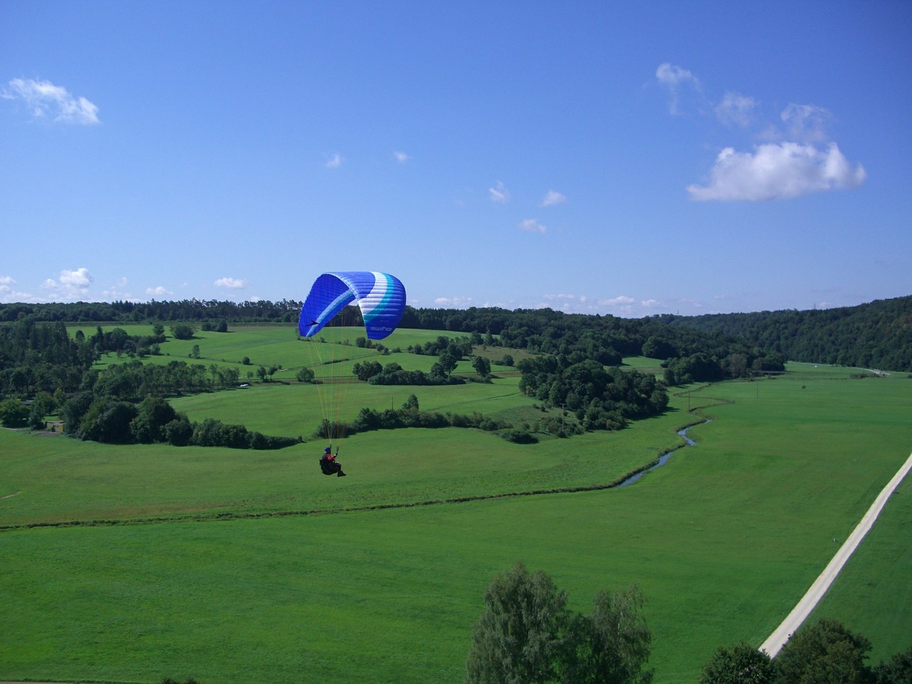 paragliding pilot paraglider free photo