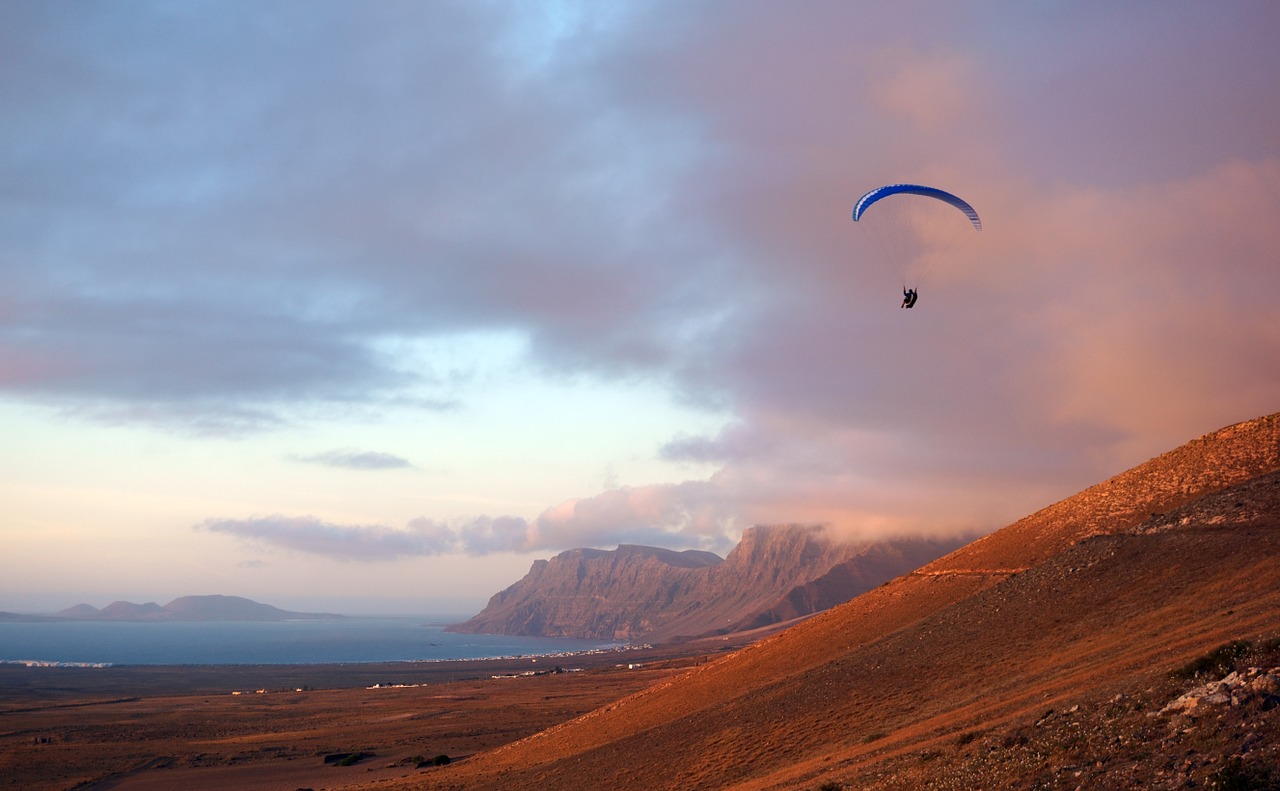 paragliding famara lanzarote free photo