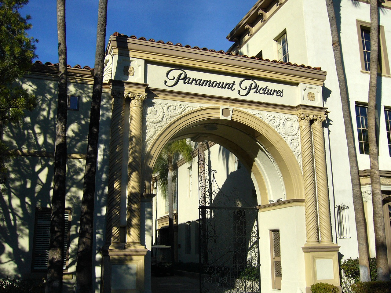 paramount studio gate free photo