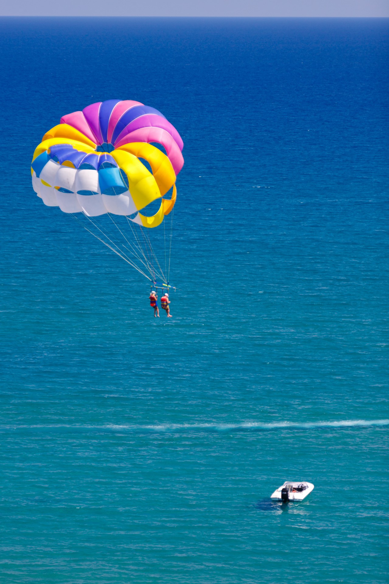 parasailing sea sky free photo
