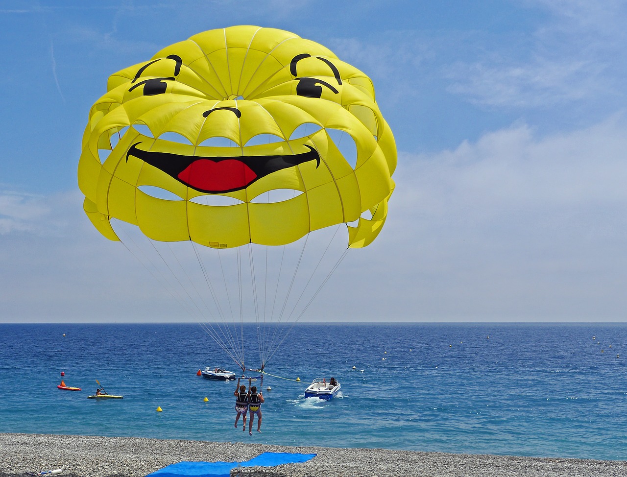 parasailing start beach free photo