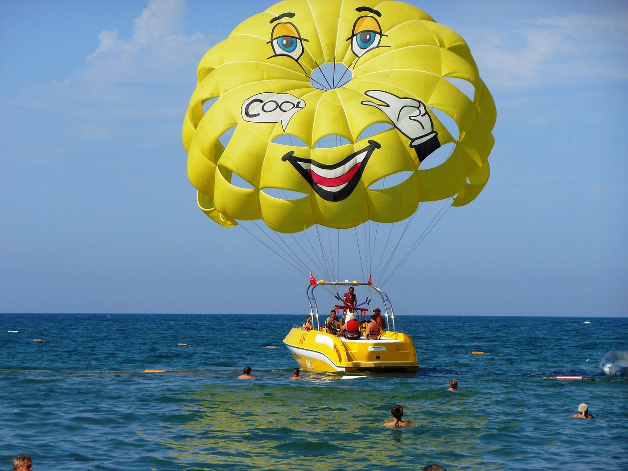 parasailing water sports sea free photo