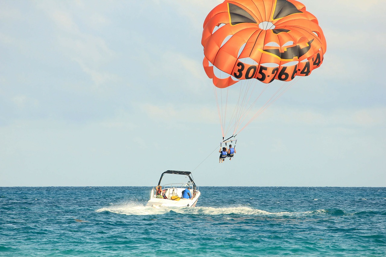 parasailing water sports usa free photo