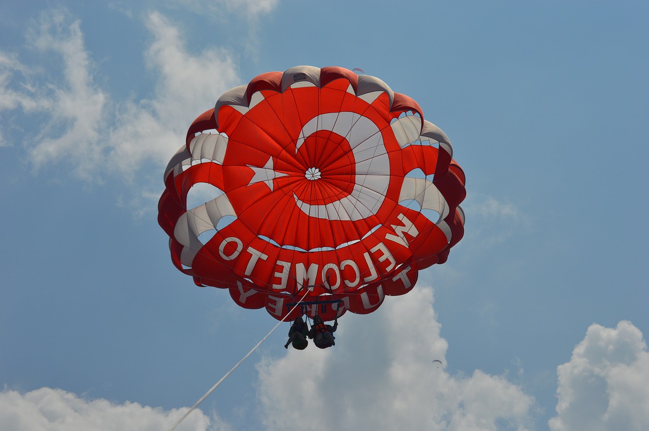 parasailing  parasailers  water sports free photo