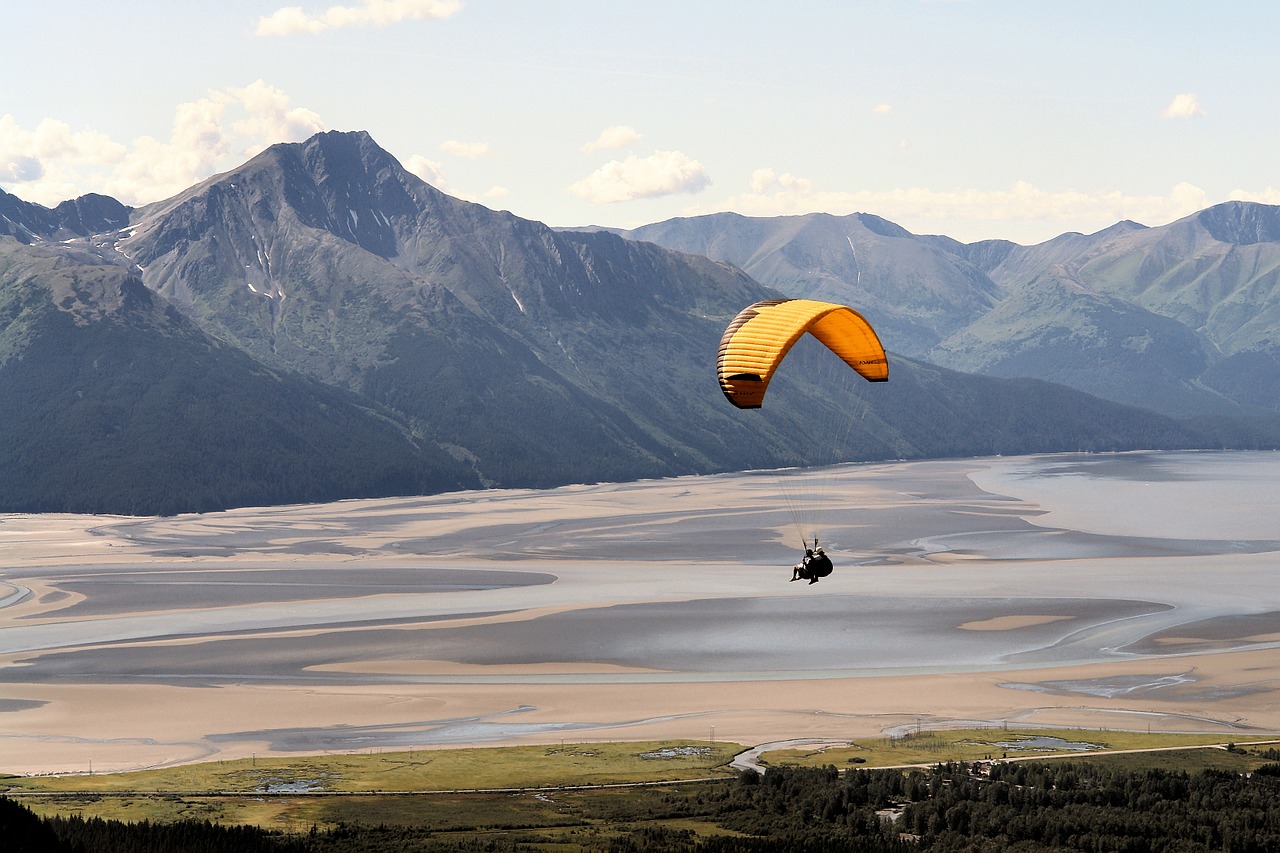 parasailing alaska sky free photo