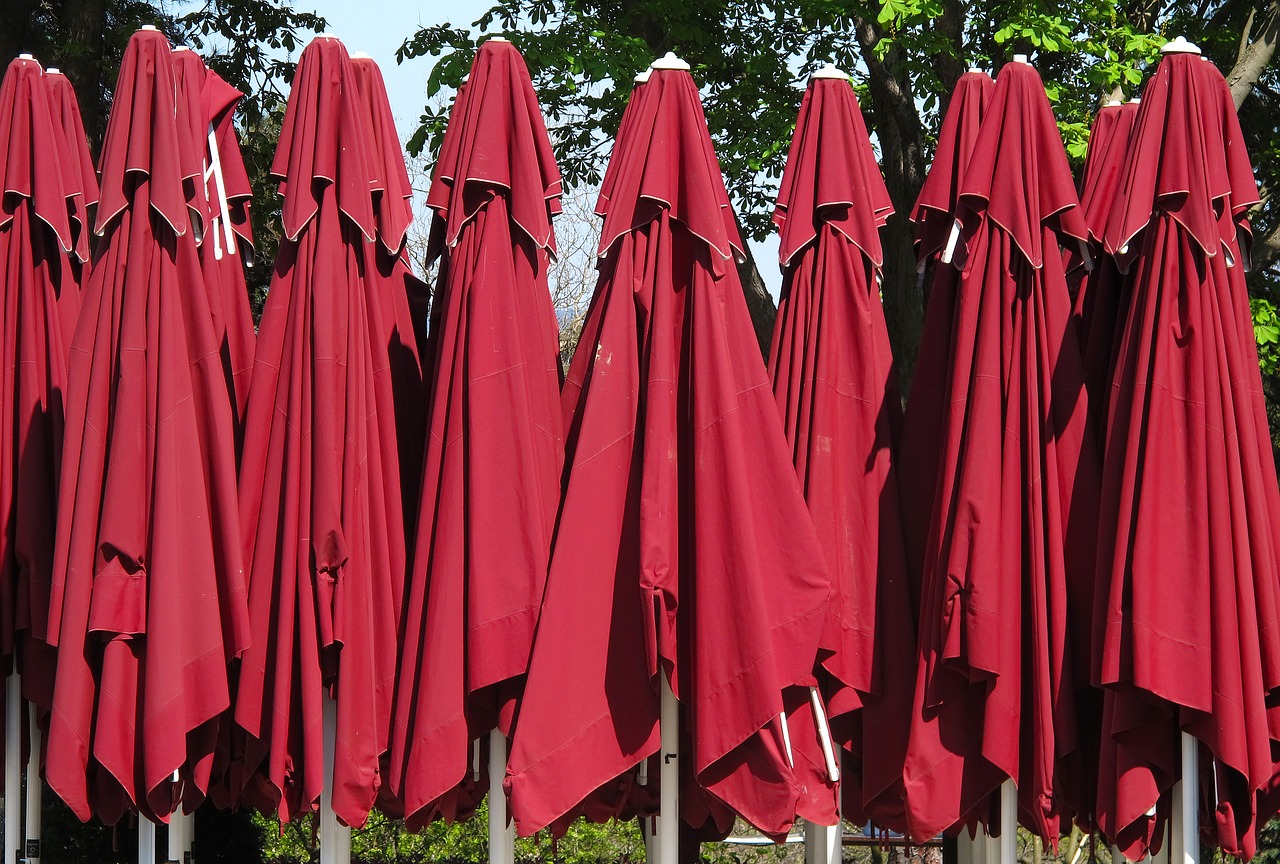 parasols screens red free photo