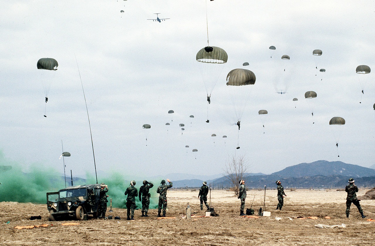 paratrooper parachutist soldiers free photo