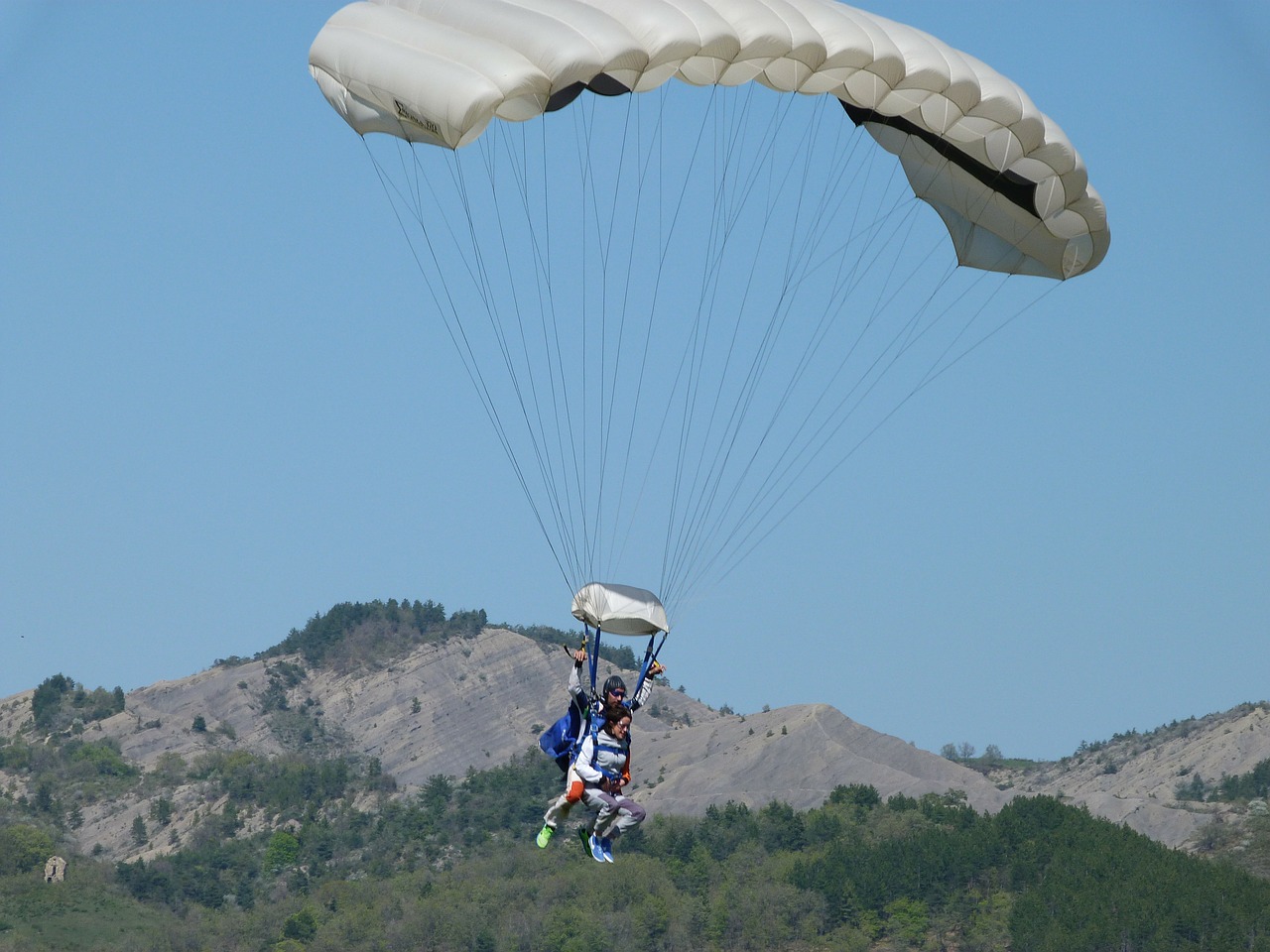 paratrooper jump double free photo
