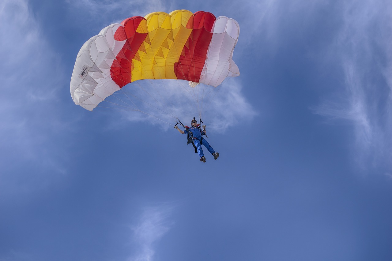 paratrooper  soldier  sky free photo