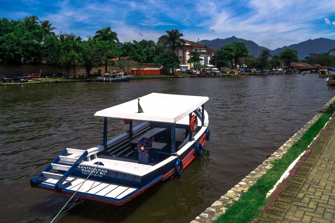 paraty canal barco free photo