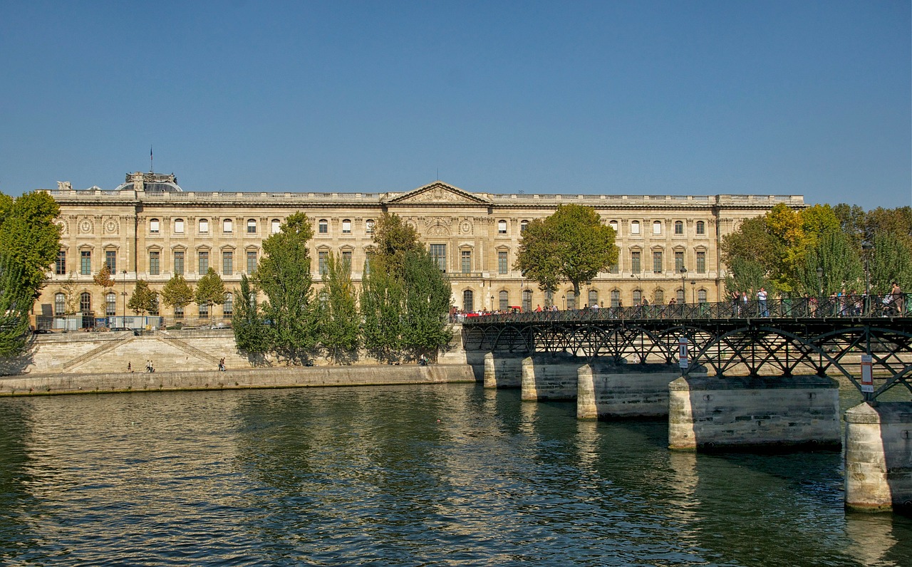 paris france louvre palace free photo