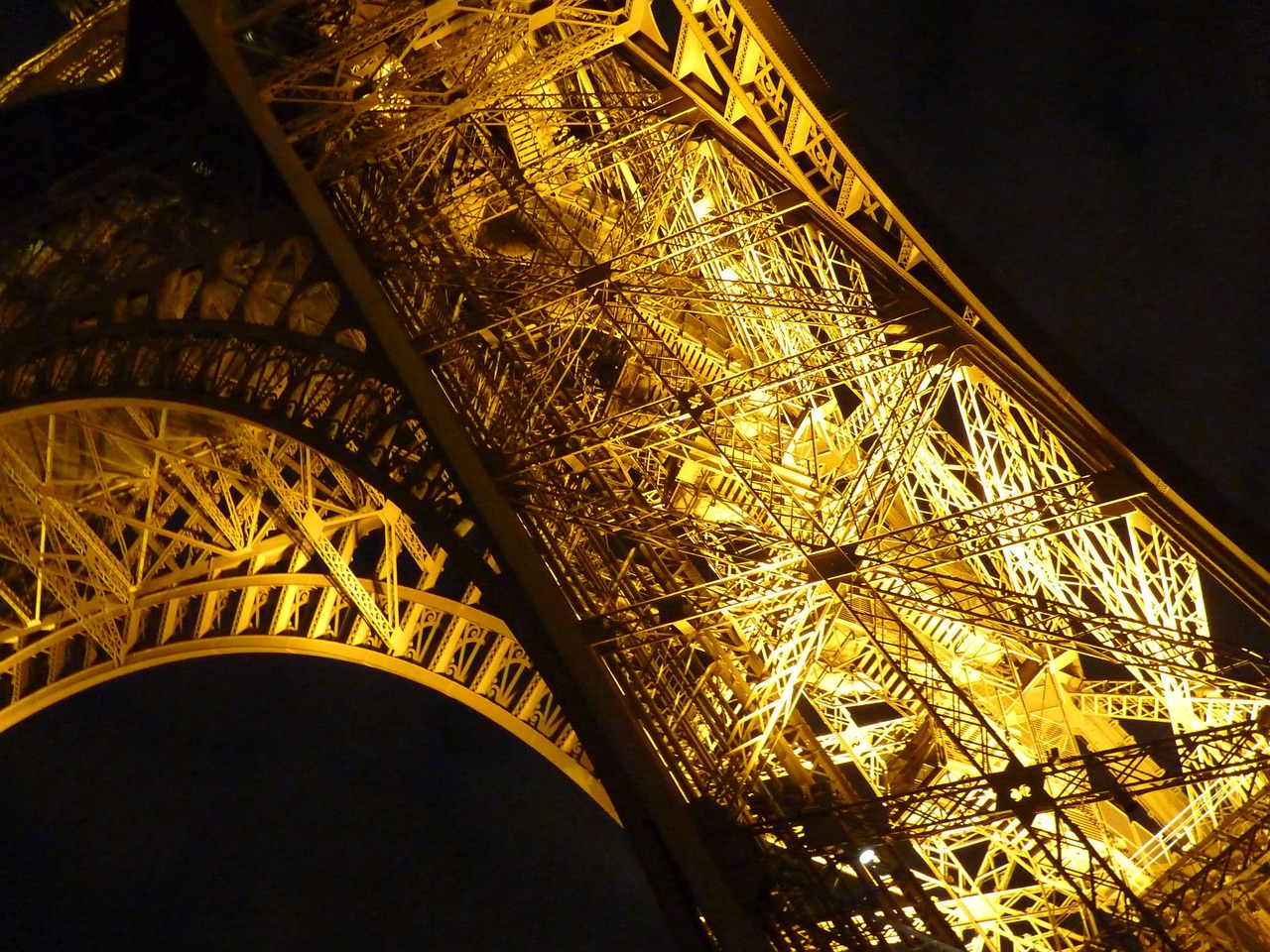 paris city of light tower free photo