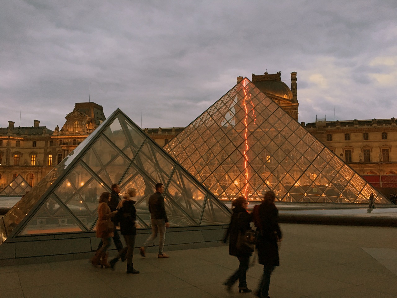 paris louvre pyramid free photo