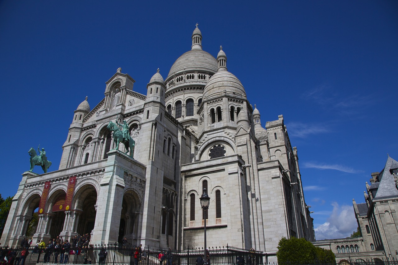 paris the sacre coeur church free photo
