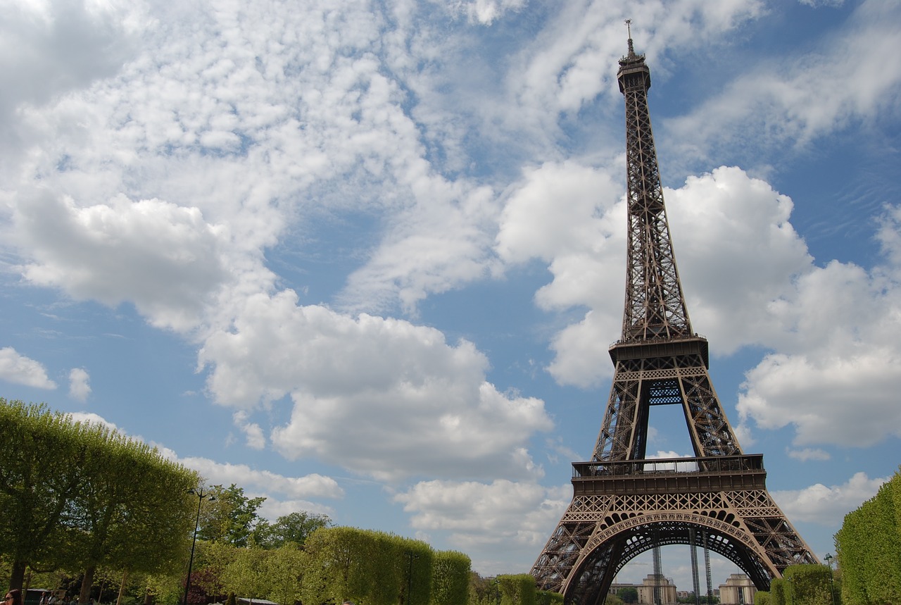 paris eiffel tower monuments free photo