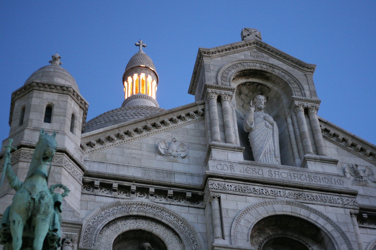 paris sacré coeur basilica montmartre hill free photo