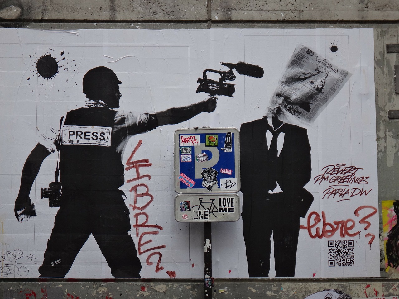 paris graffiti policy free photo
