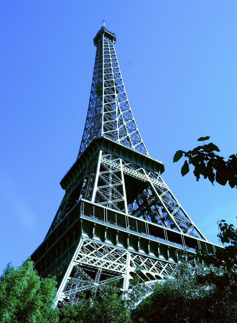 paris eiffel tower heritage free photo