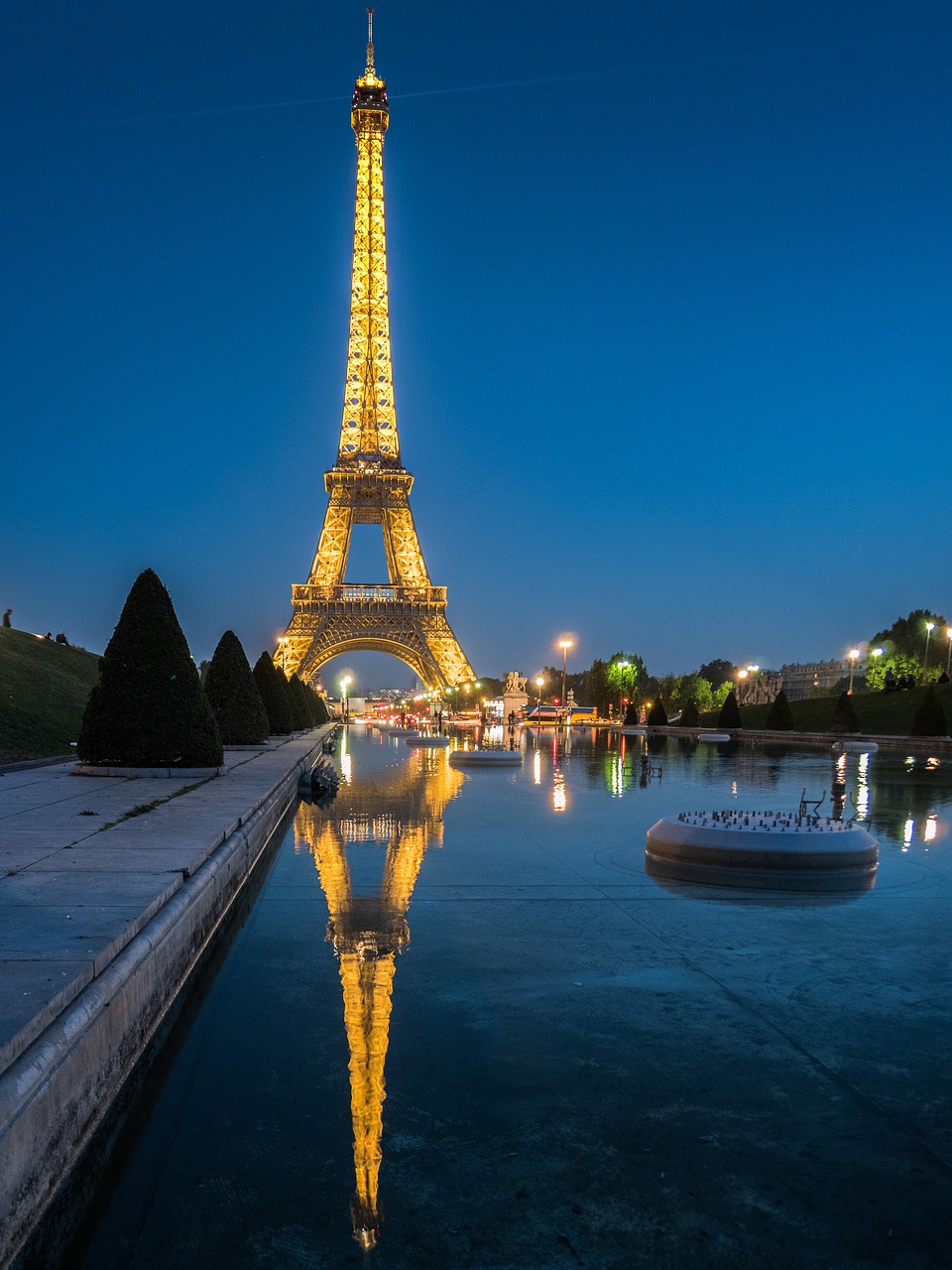 paris eiffel tower water free photo