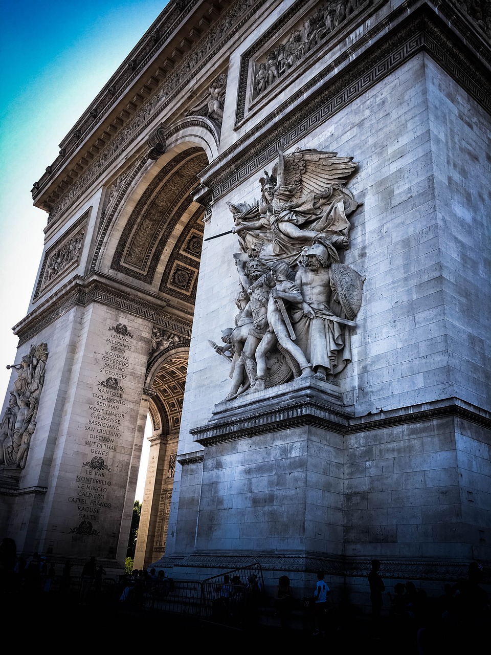 paris cityscape arc du triumph free photo
