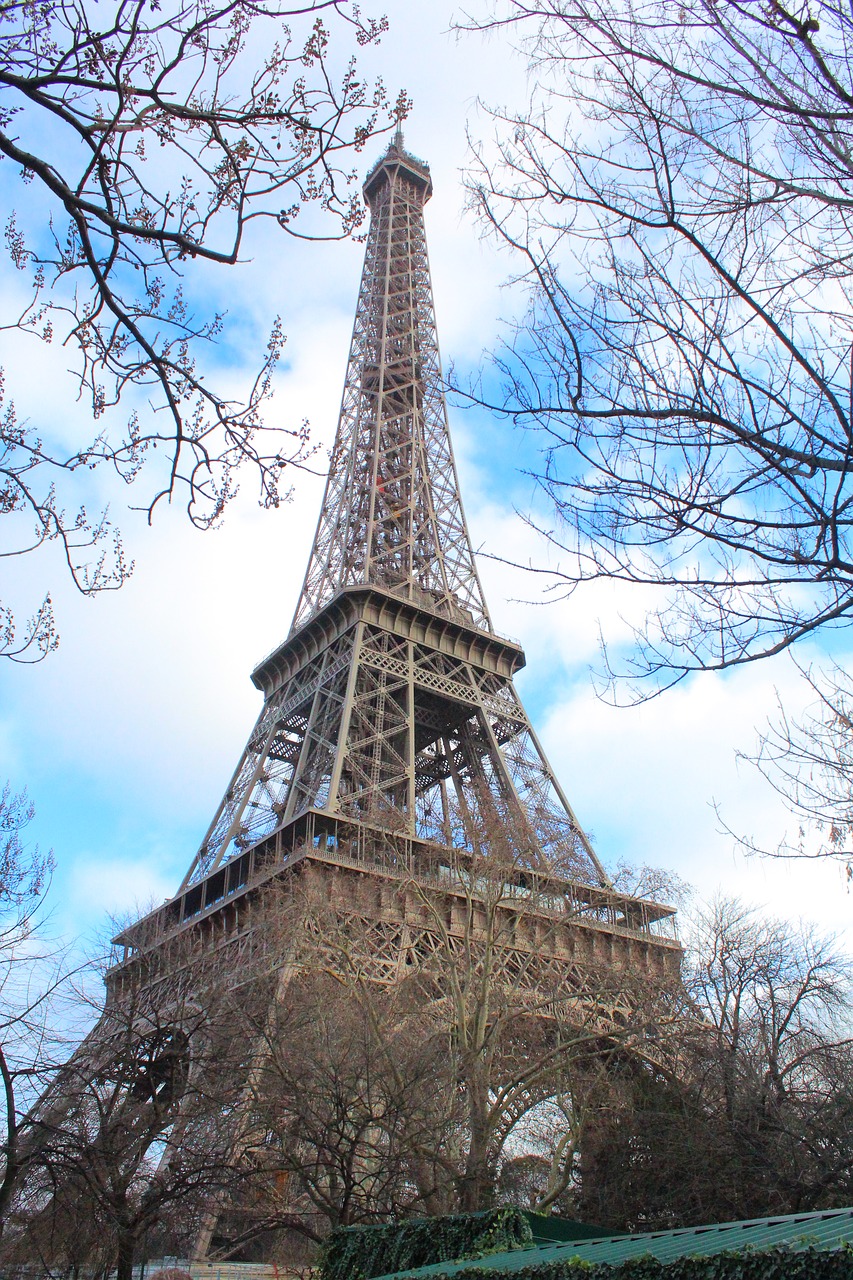 paris eiffel tower tr free photo