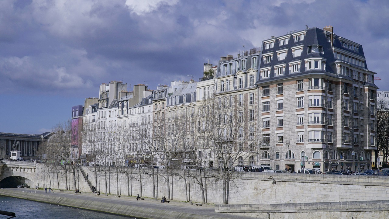 paris building sky free photo