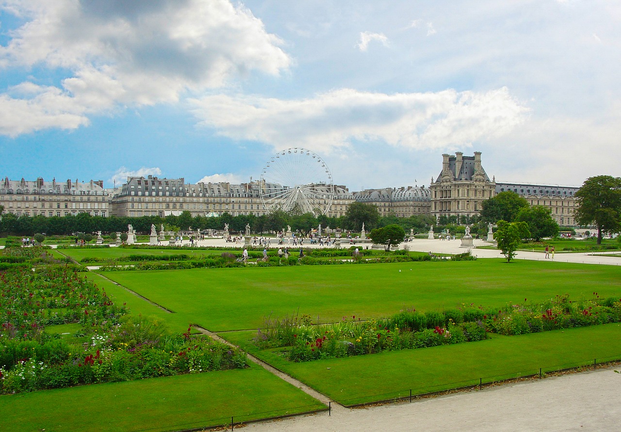 paris park louvre free photo