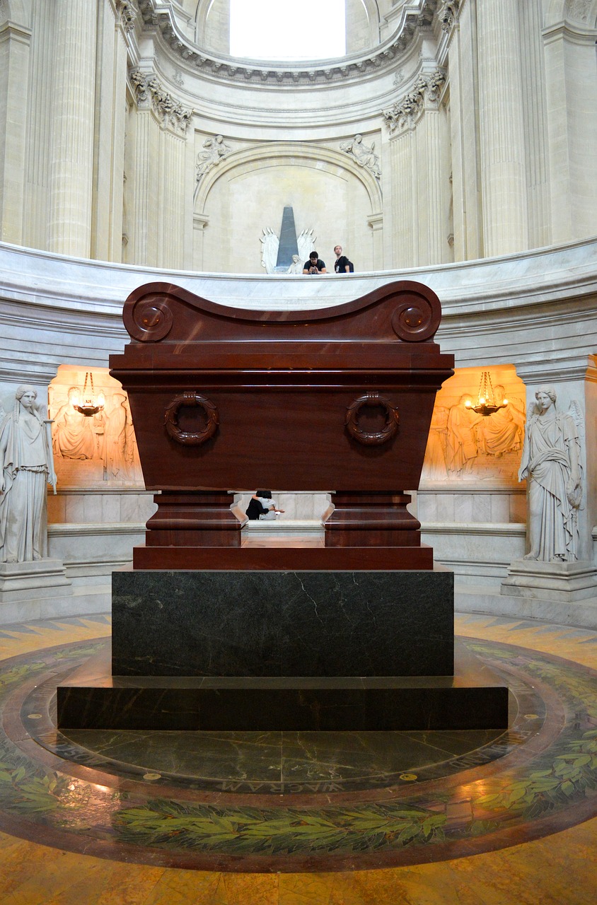 paris tomb napoleon free photo