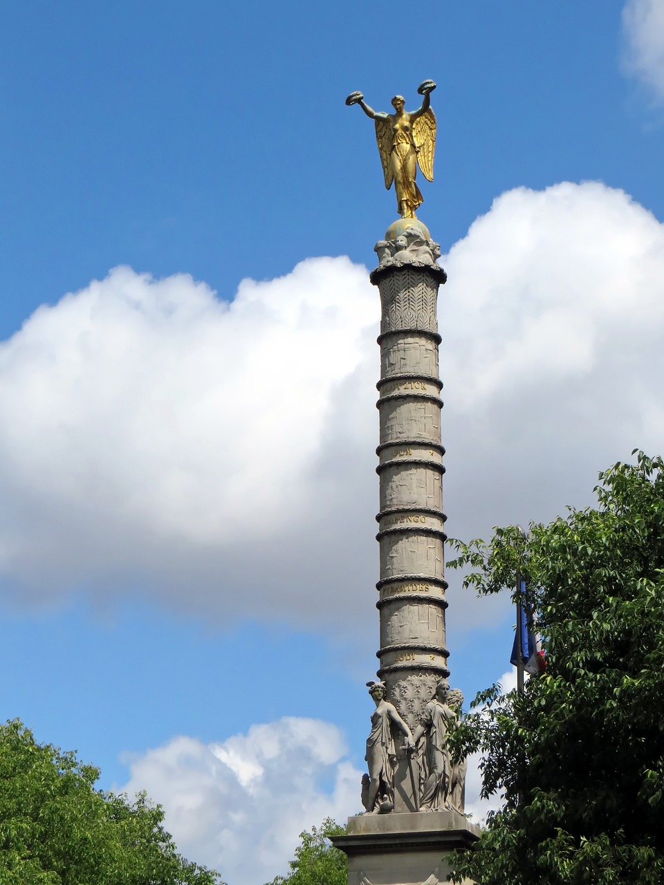 paris châtelet column free photo