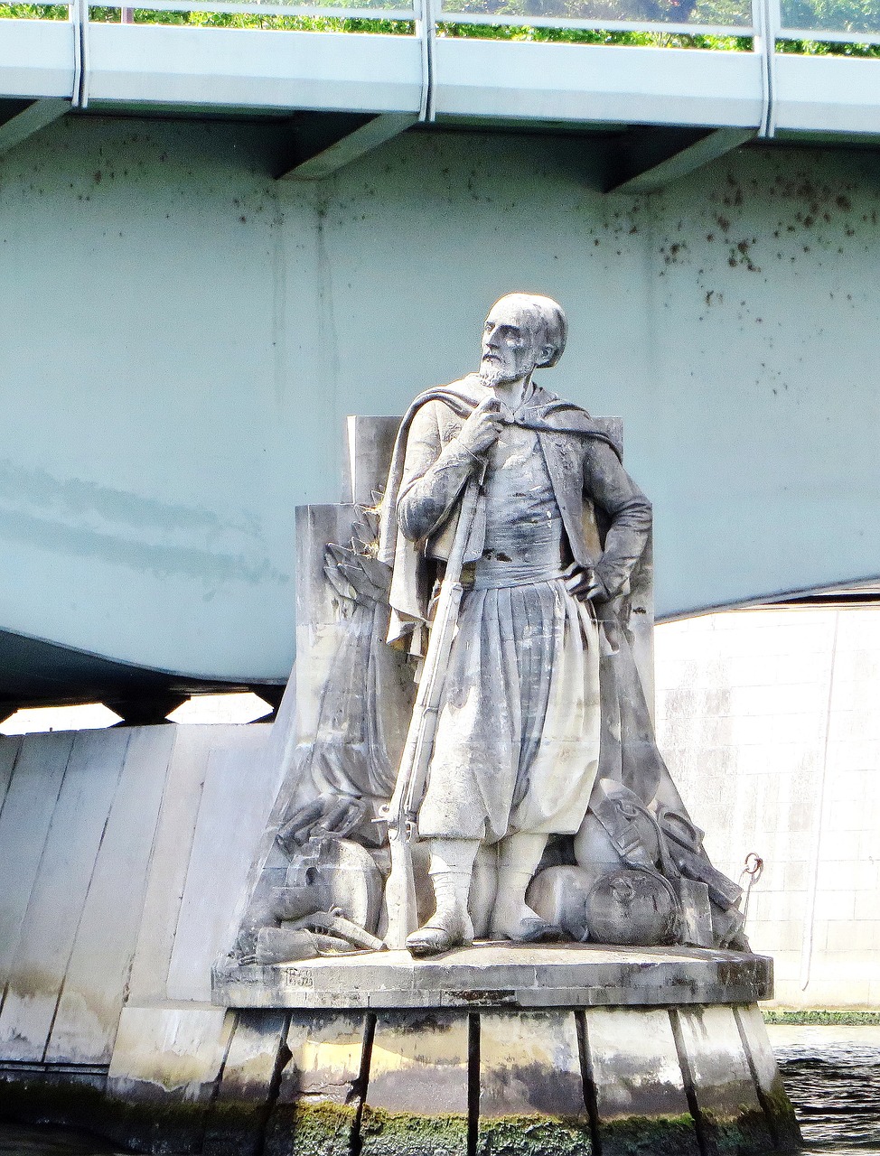 paris zouave statue free photo