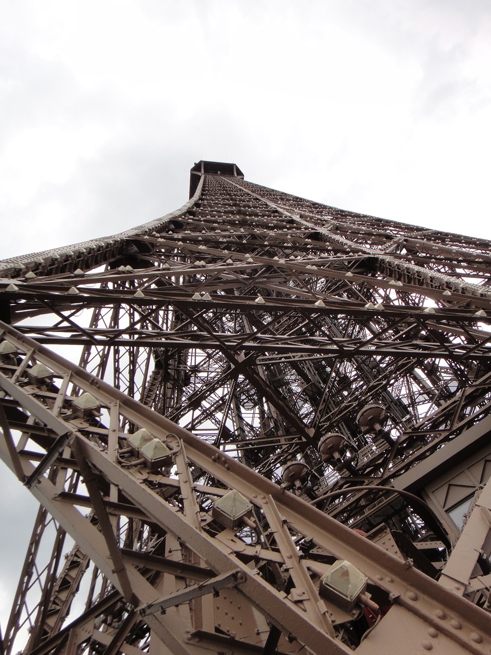 paris eiffel tower torrifel free photo