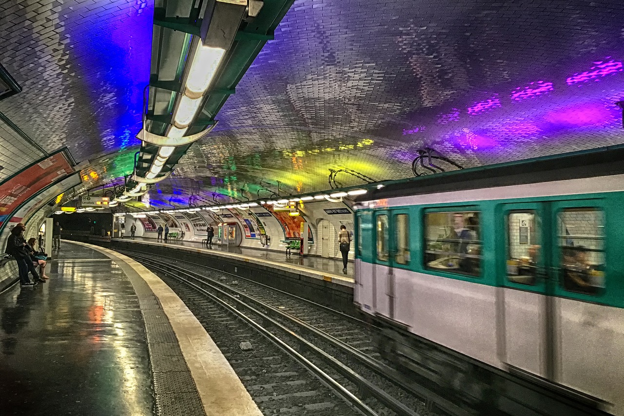 paris metro station free photo