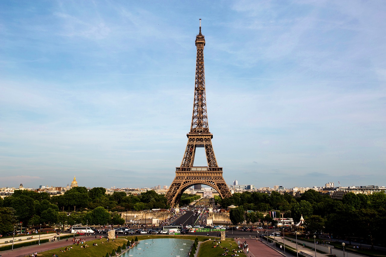 paris eiffel tower postcard free photo