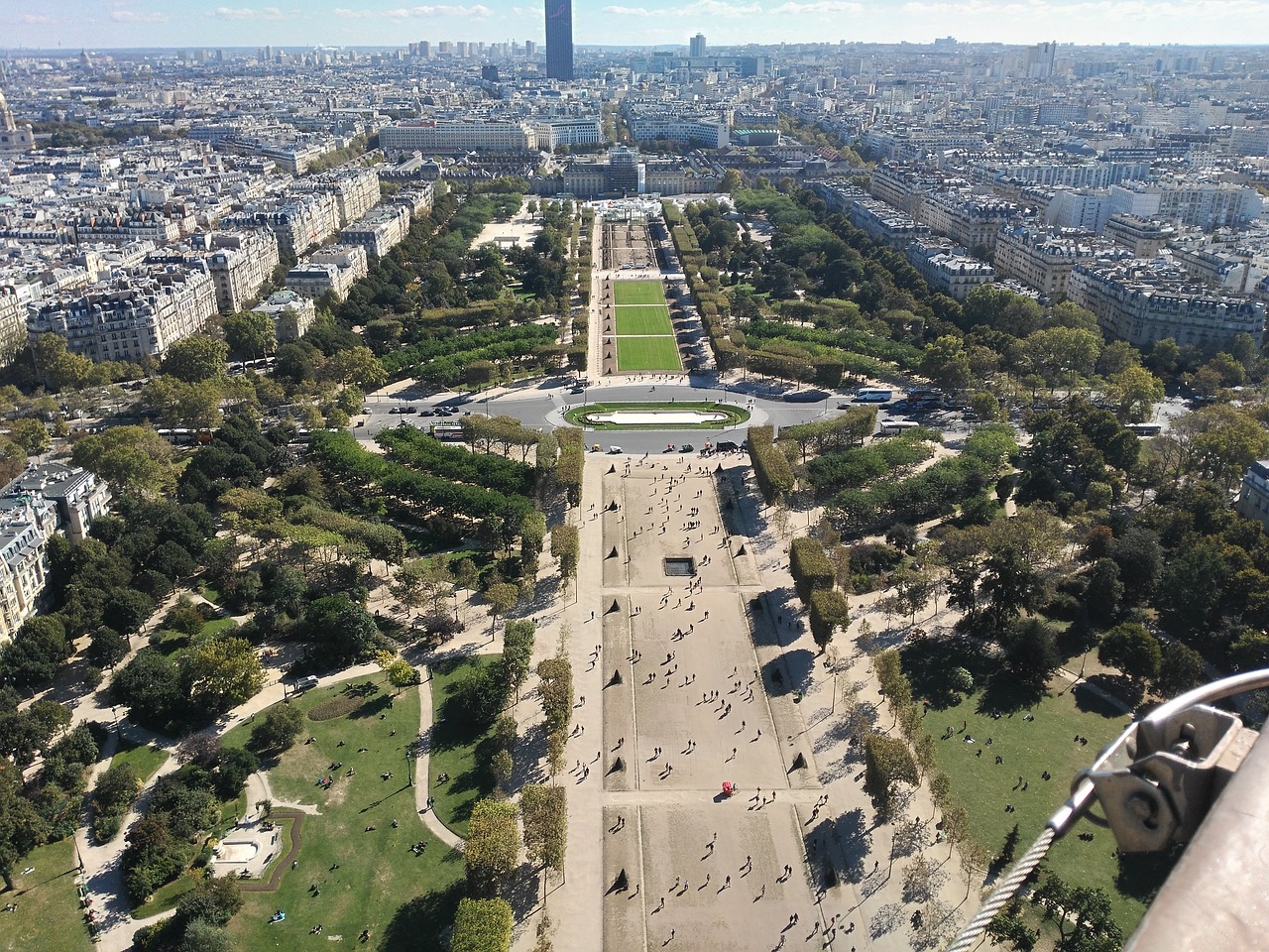 paris eiffel tower free photo