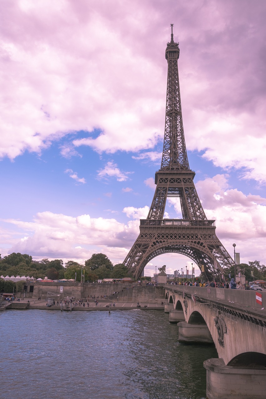 paris eiffel tower sightseeing free photo