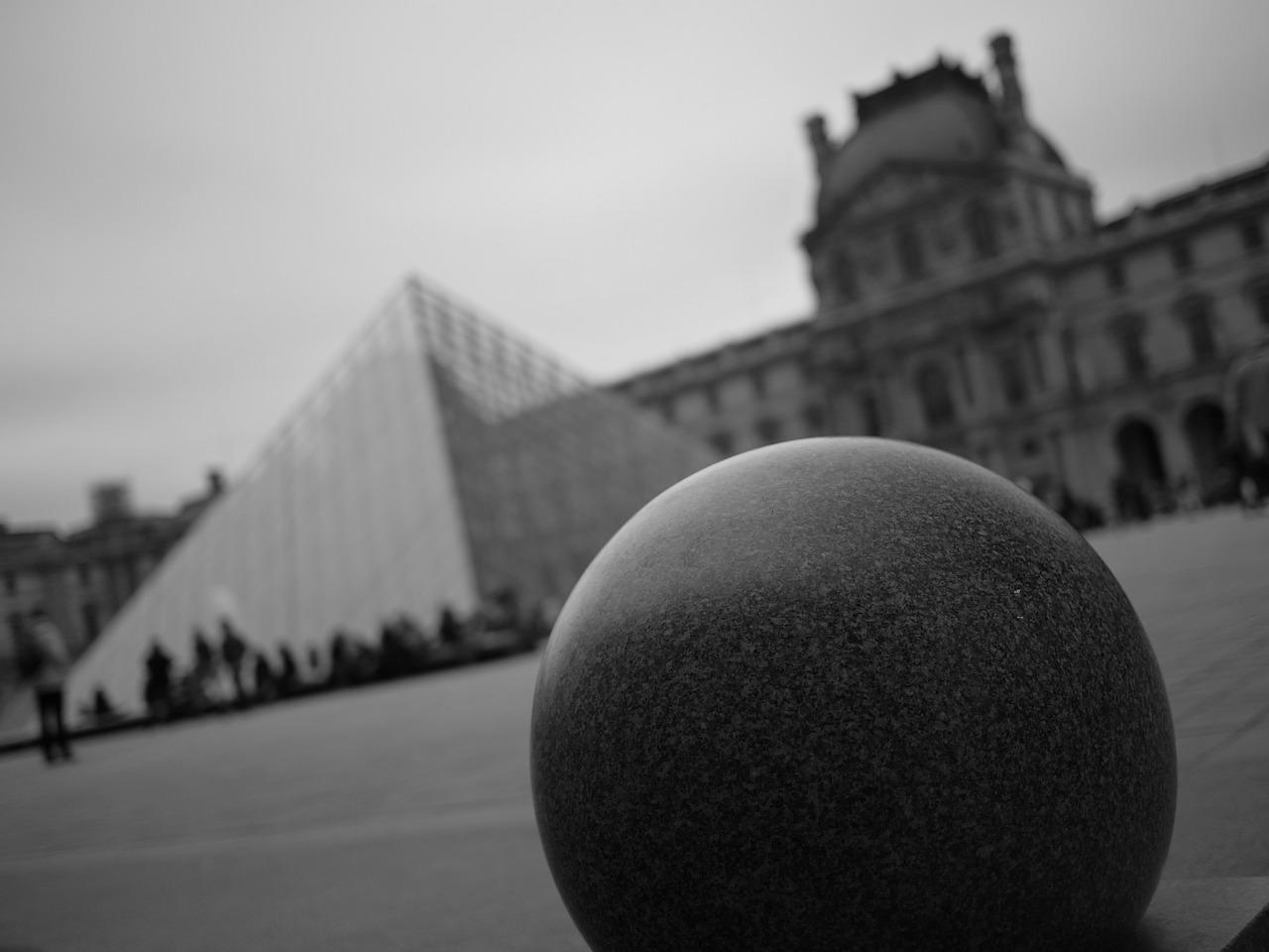 paris louvre pyramid free photo