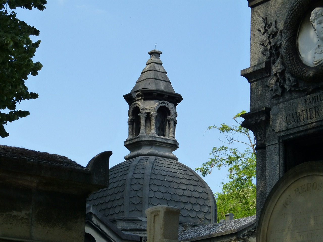 paris cemetery père lachaise free photo