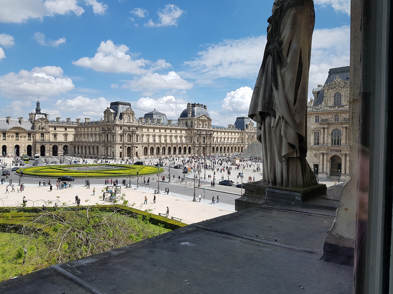 paris  louvre  the museum free photo