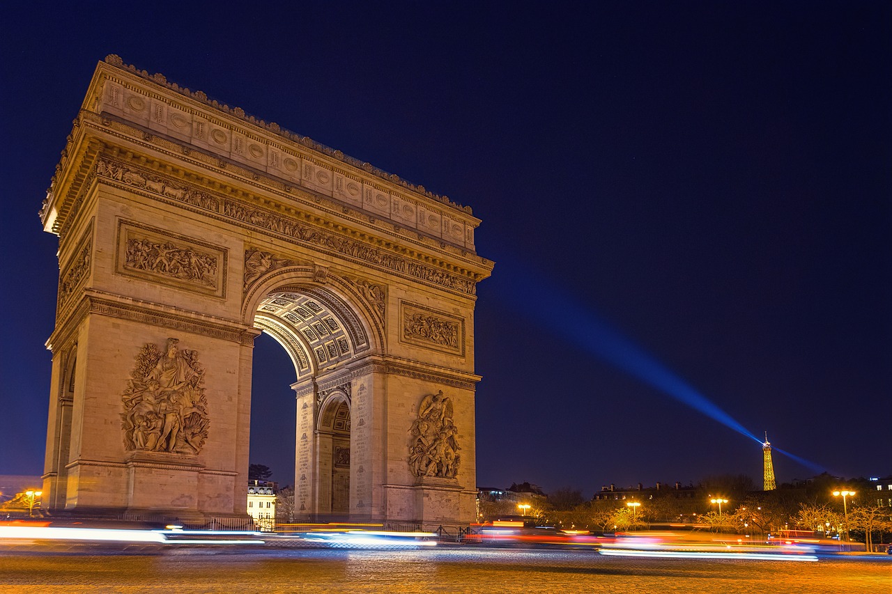 paris  arc de triomphe  night free photo