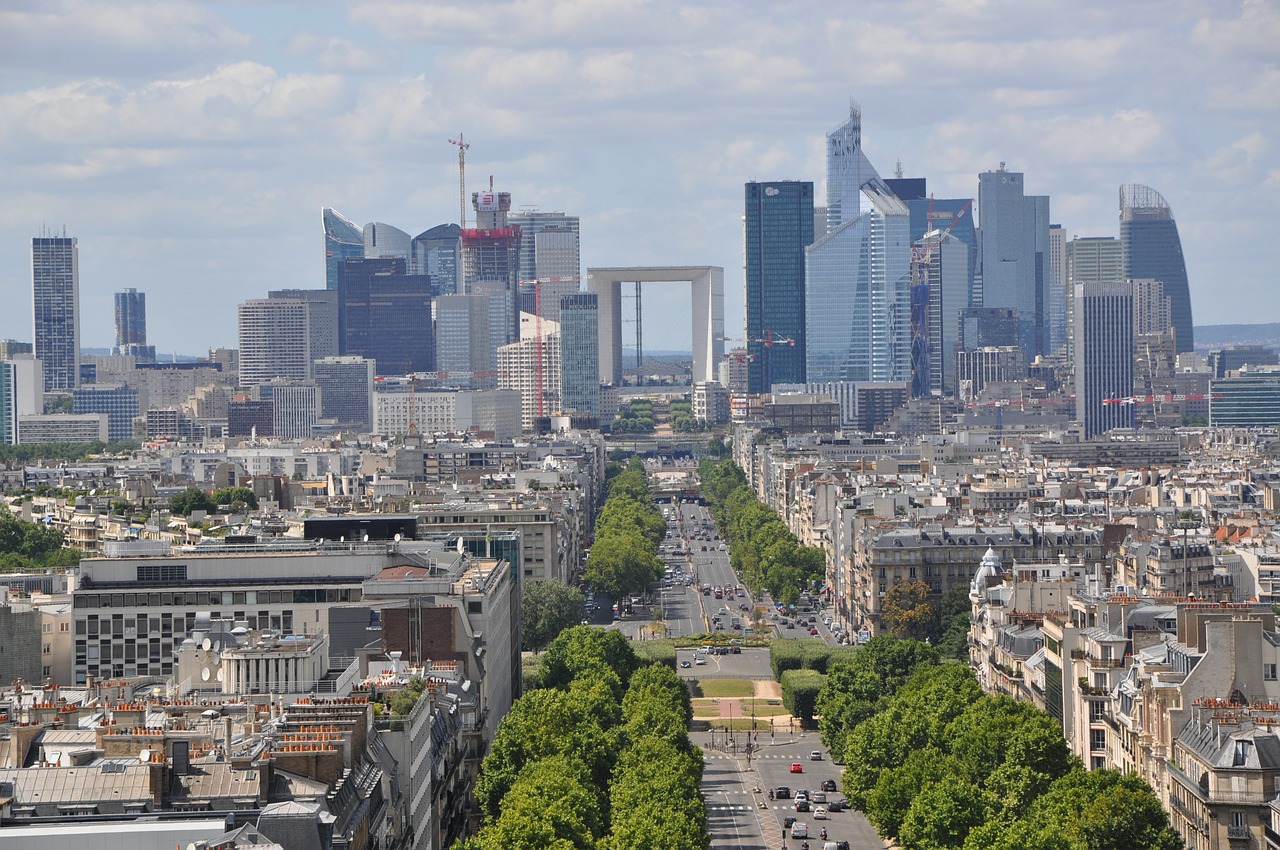 paris the arc de triomphe panorama free photo