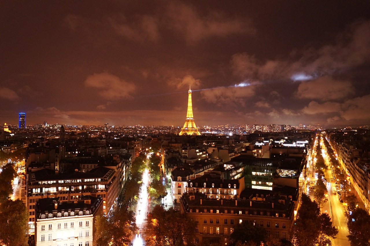 paris eiffel tower city free photo