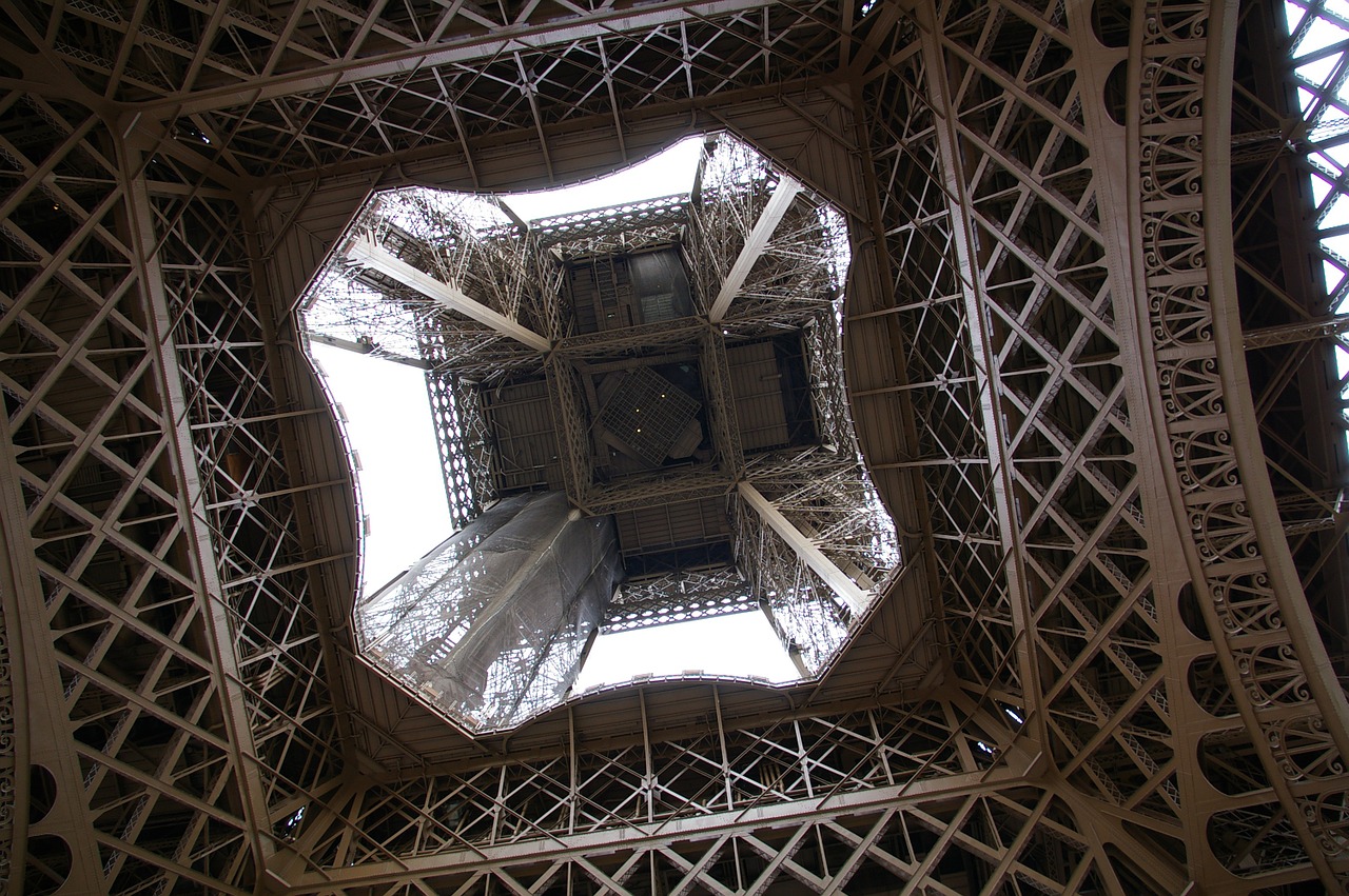 paris eiffel tower heritage free photo