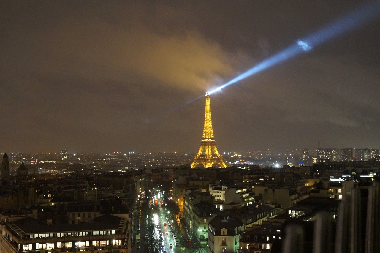 paris eiffel travel free photo