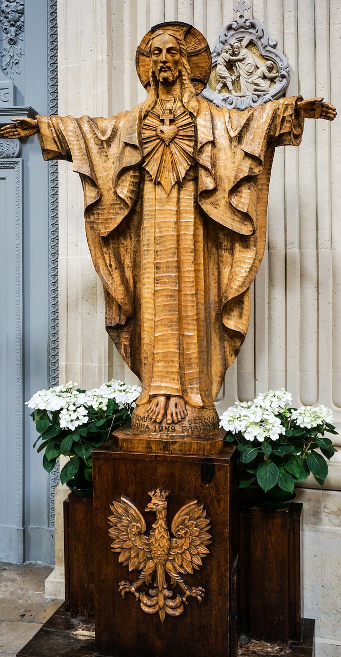 paris statue from wood free photo