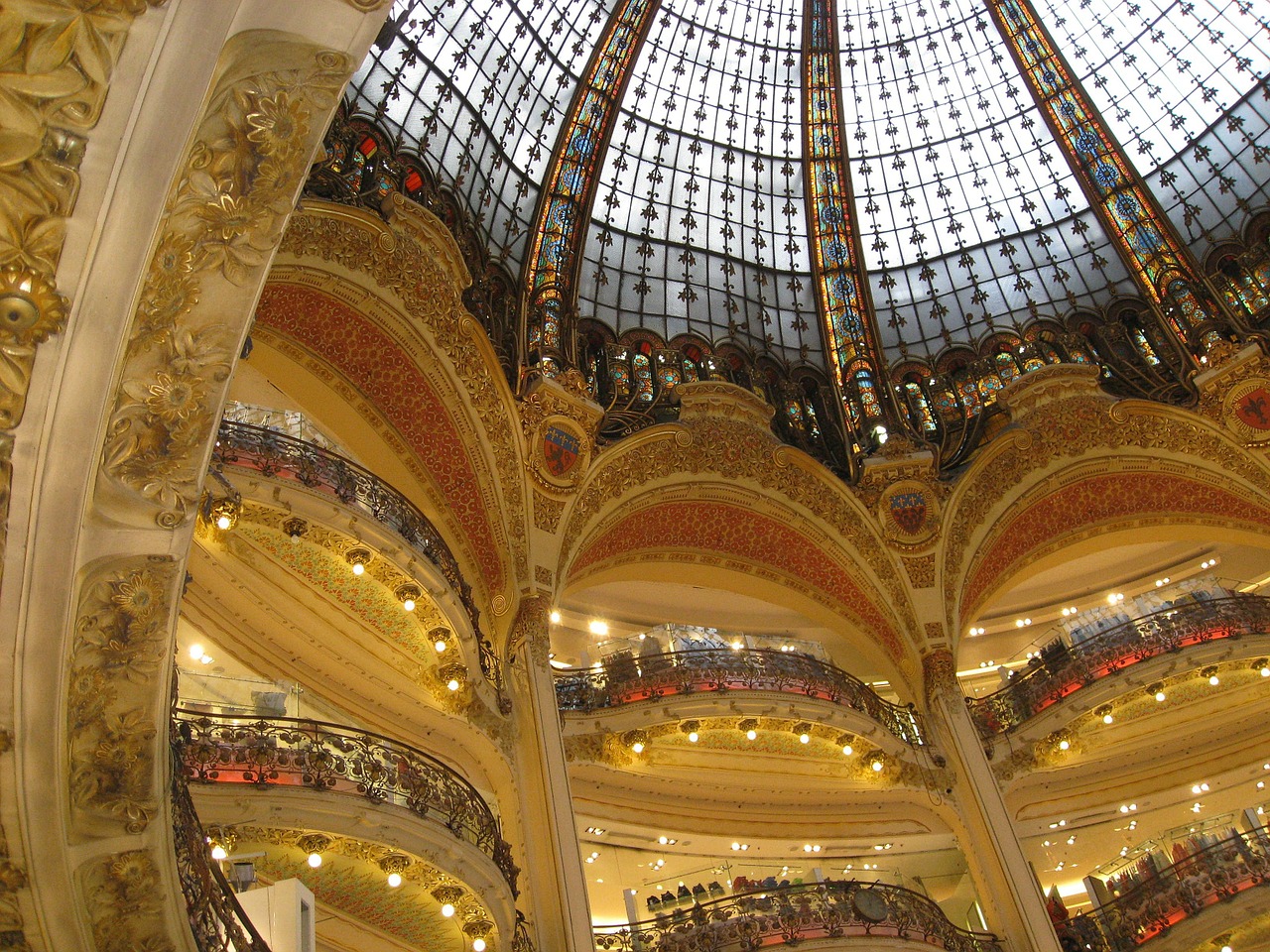 paris france shopping center free photo